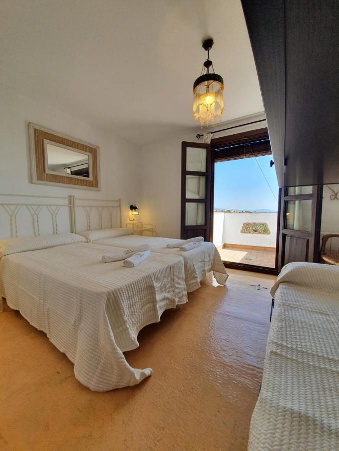 La Luna Del Sur Bed & Breakfast 2*